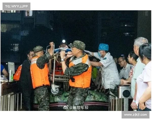 桂林药店女职员疑在洪水中触电身亡,事后居民提醒商户及时关闸防事故 桂林药店女职员疑在洪水中触电身亡,事后居民提醒商户及时关闸防事故