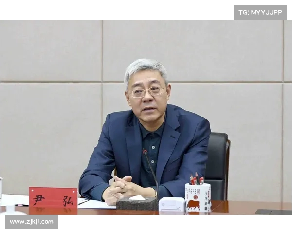 面对危机:尹弘行动迅速,强调严峻形势下的决策与应对(7月19 尹弘) 面对危机:尹弘行动迅速,强调严峻形势下的决策与应对(7月19 尹弘)